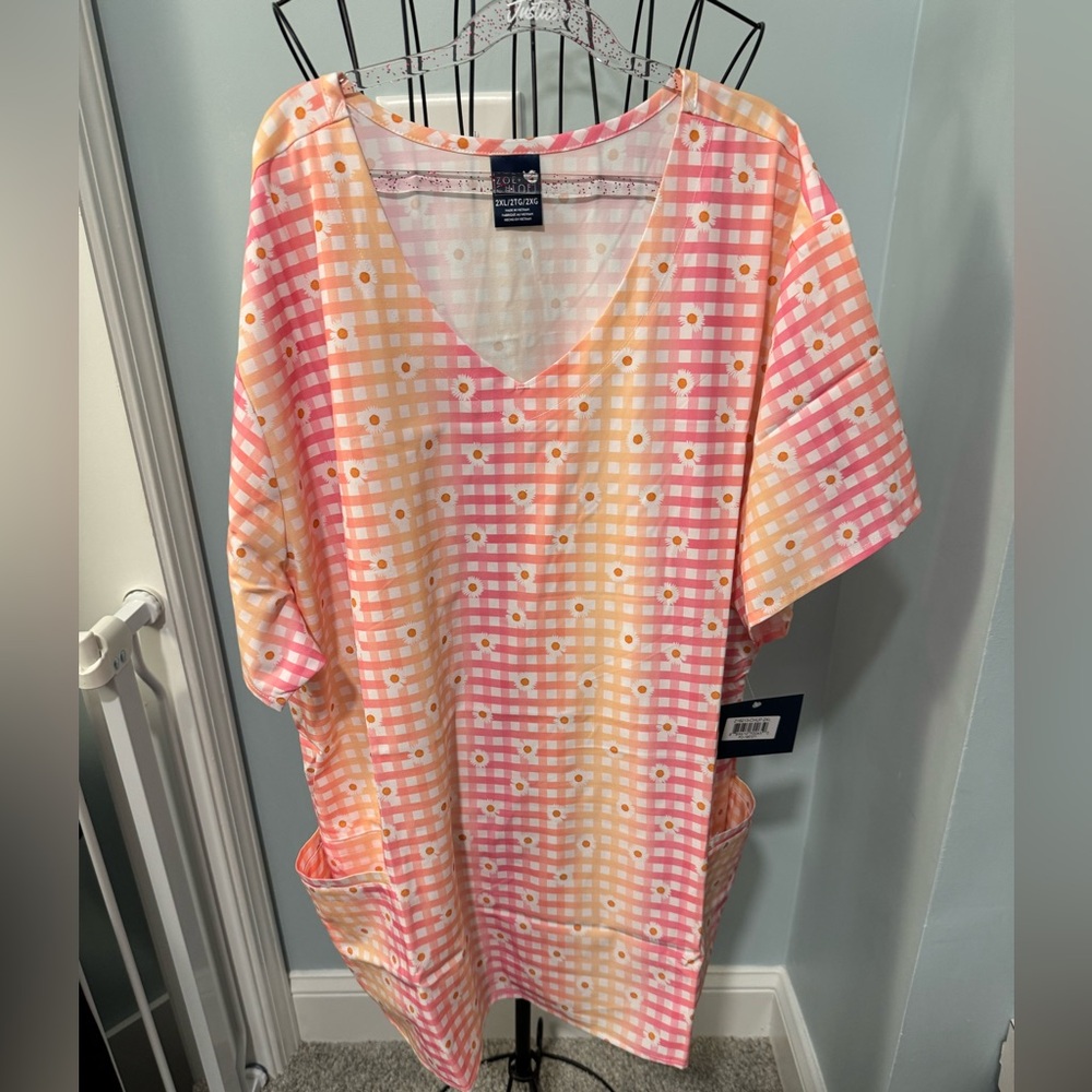 New Zoe + Chloe “Check Up” Pink Yellow Plaid Daisy 2X 2XL V neck scrub top Women